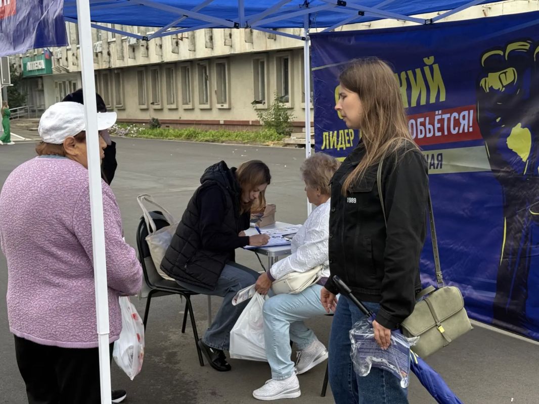Галина Дуброва: В Луганске снова работала «Выездная приемная Слуцкого» Галина Дуброва: В Луганске снова работала «Выездная приемная Слуцкого»