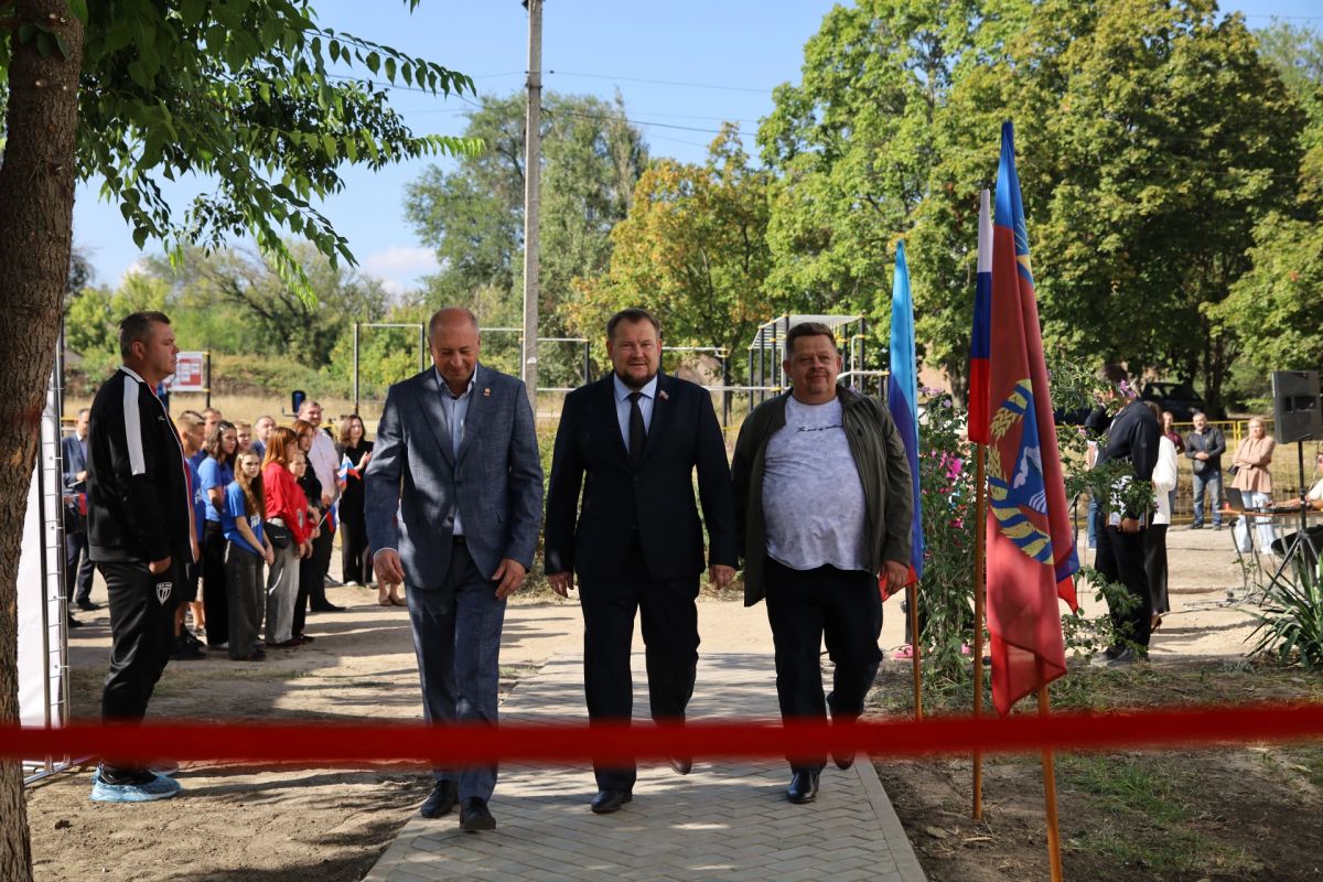 В Славяносербске после капремонта открылась детско-юношеская спортивная школа В Славяносербске после капремонта открылась детско-юношеская спортивная школа