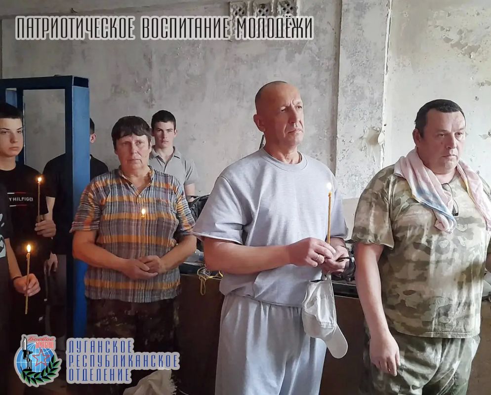 12 сентября в Свердловске прошло торжественное мероприятие, посвящённое созданию Десантно-патриотического спортивного клуба имени Артёма Ванюшенко 12 сентября в Свердловске прошло торжественное мероприятие, посвящённое созданию Десантно-патриотического спортивного клуба имени Артёма Ванюшенко