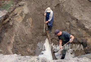 Работники Новопсковского водоканала проводят подготовку к началу отопительного сезона, устраняют засоры и порывы