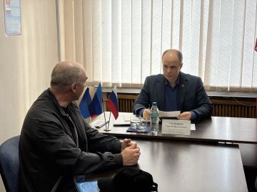 Сегодня провел прием граждан по личным вопросам