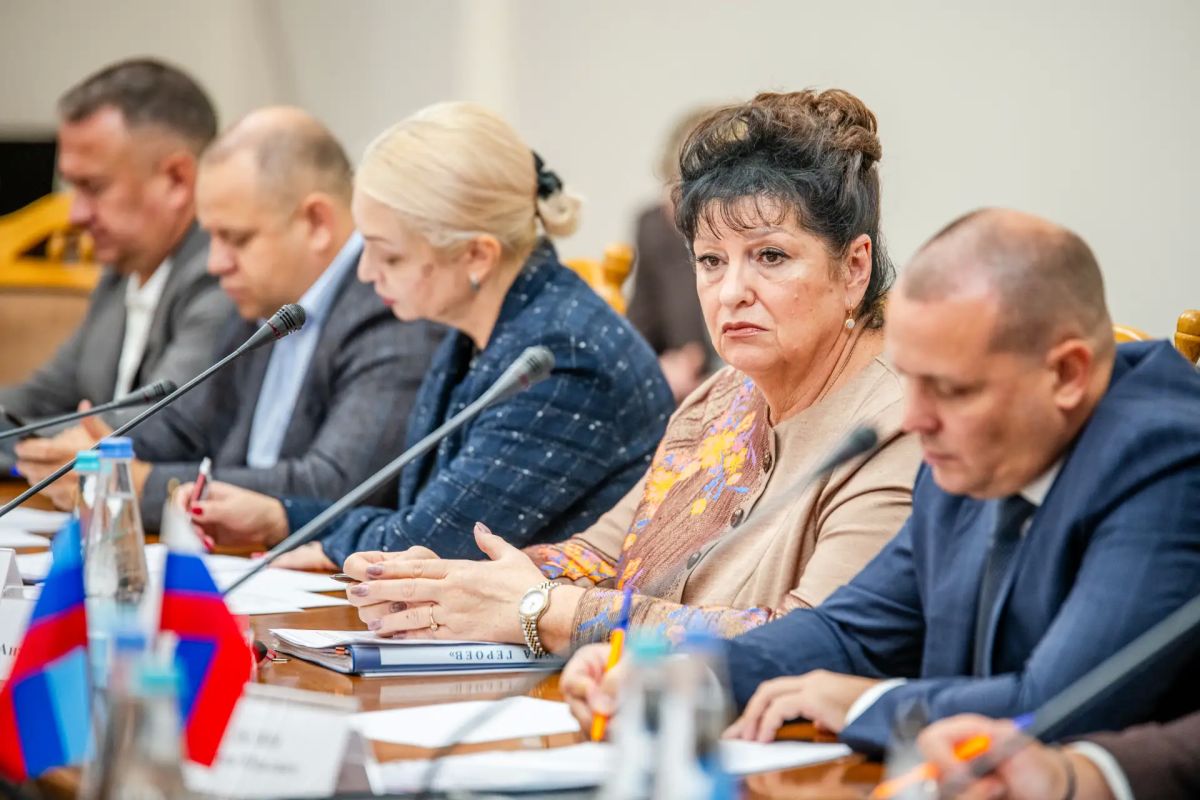 Алексей Самойлов: более 90% фасадов зданий-участников проекта «Лица Героев» в ЛНР тематически оформили Алексей Самойлов: более 90% фасадов зданий-участников проекта «Лица Героев» в ЛНР тематически оформили