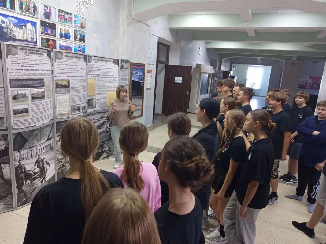 В городе Брянке завершила работу передвижная выставка «Без срока давности», которая рассказывает о массовых преступлениях нацистов и их пособников против мирного населения в годы Великой Отечественной войны В городе Брянке завершила работу передвижная выставка «Без срока давности», которая рассказывает о массовых преступлениях нацистов и их пособников против мирного населения в годы Великой Отечественной войны