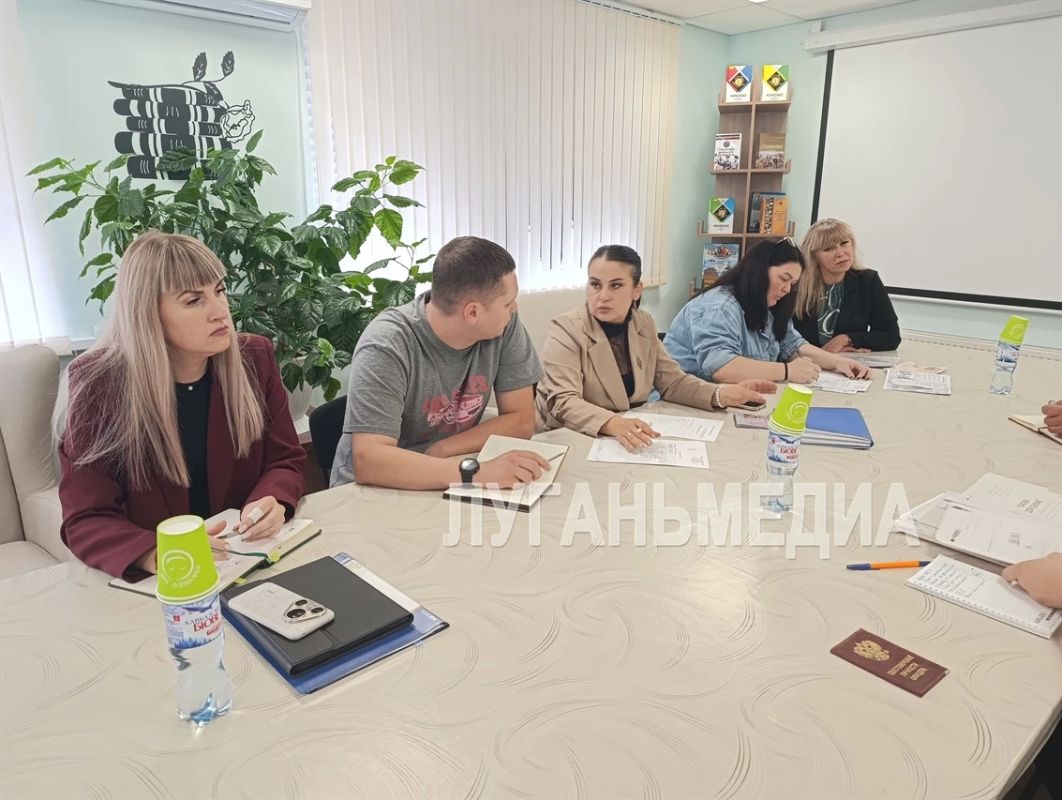 В Станично-Луганском муниципальном округе состоялся выездной правовой прием в рамках федерального проекта «Правомобиль КСВО» Комитета семей воинов Отечества В Станично-Луганском муниципальном округе состоялся выездной правовой прием в рамках федерального проекта «Правомобиль КСВО» Комитета семей воинов Отечества