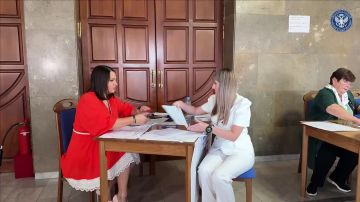 Председатель Избирательной комиссии ЛНР Марианна Сумская приняла участие в голосовании
