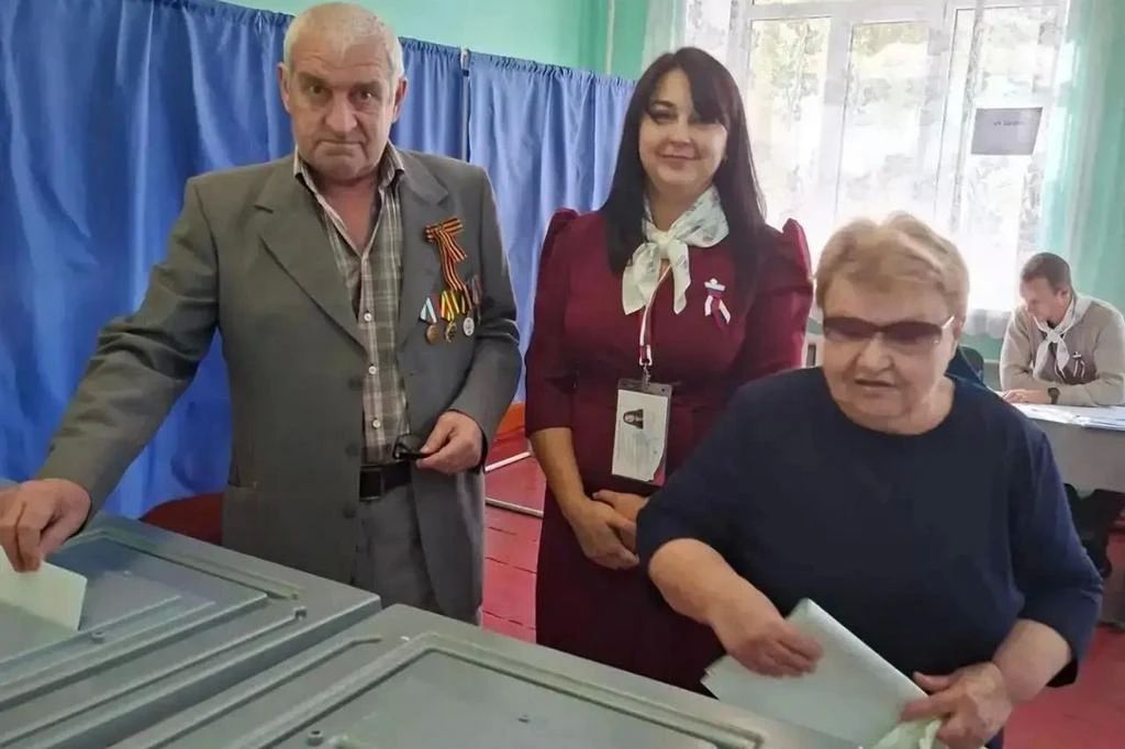 На территории ЛНР активно идёт голосование на избирательных участках На территории ЛНР активно идёт голосование на избирательных участках