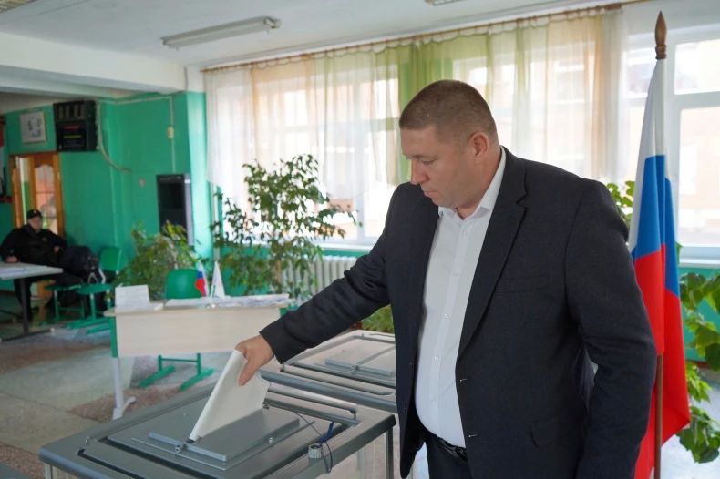 В Свердловском округе продолжается первый день выборов в Государственную Думу IX созыва В Свердловском округе продолжается первый день выборов в Государственную Думу IX созыва