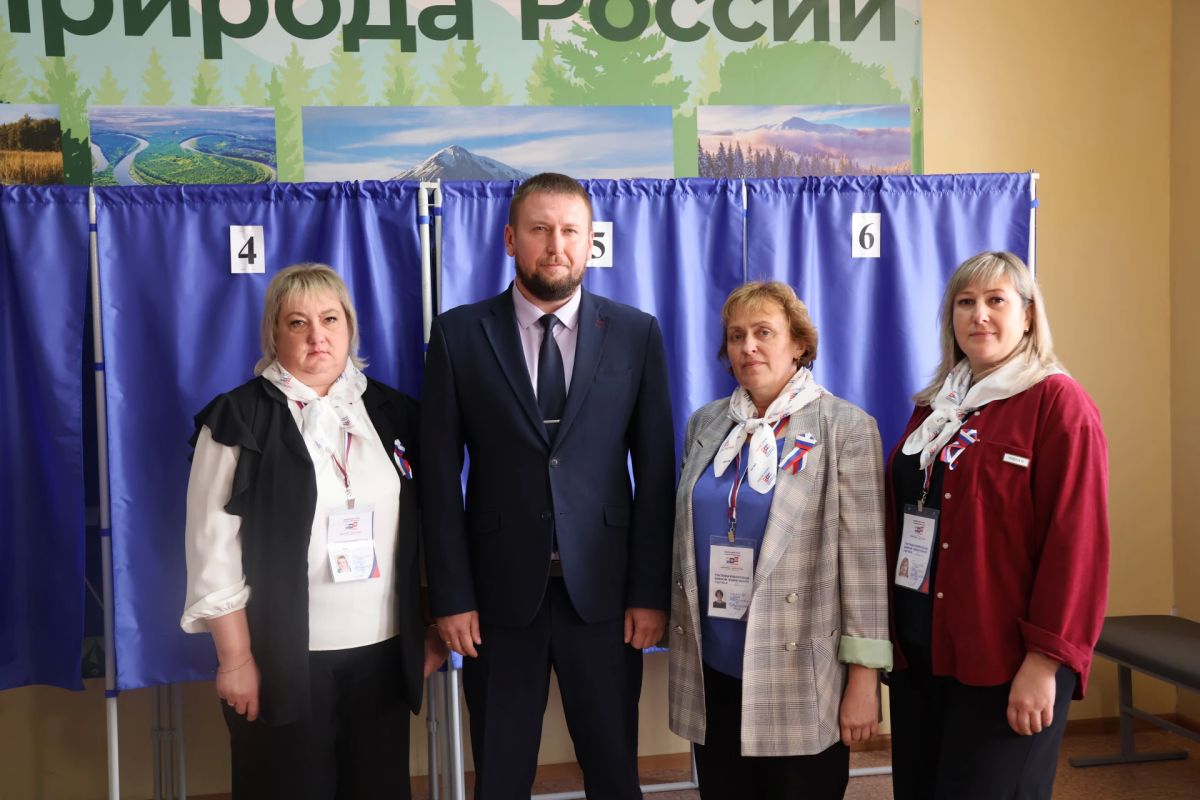 Денис Мирошниченко проголосовал на выборах в Госдуму РФ Денис Мирошниченко проголосовал на выборах в Госдуму РФ