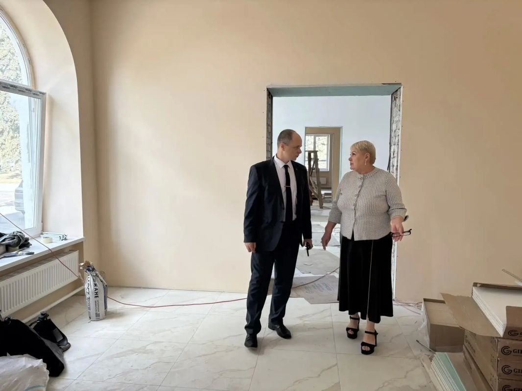 Продолжается ремонт Краснолучского отделения ЗАГС Продолжается ремонт Краснолучского отделения ЗАГС