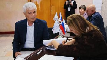 Молодожёны из ЛНР проголосовали сразу после росписи