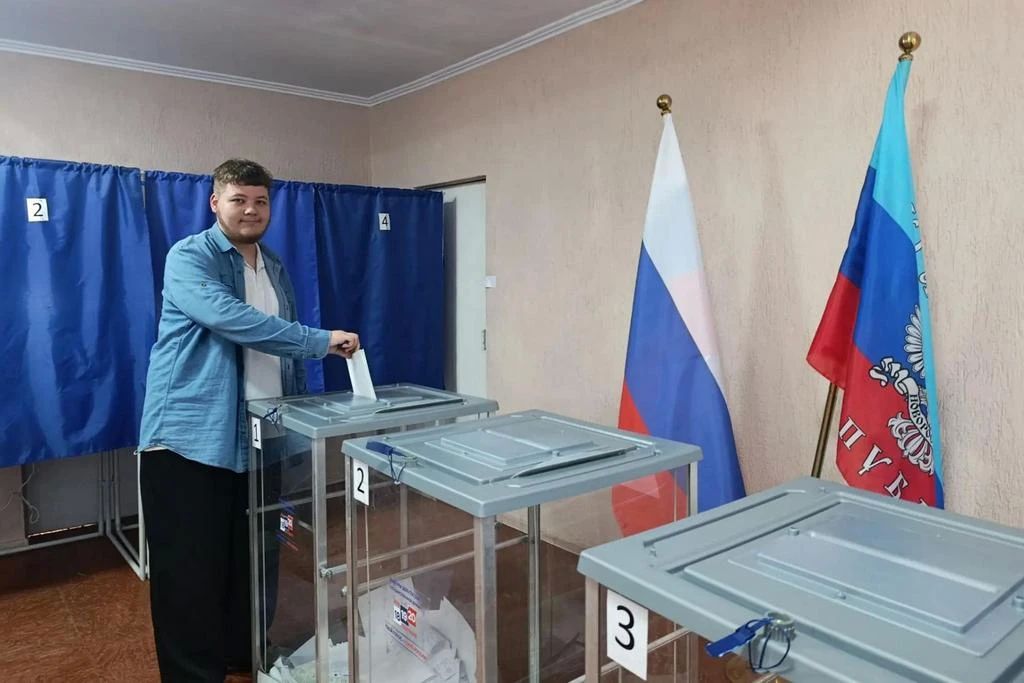Молодёжь ЛНР активно голосует на выборах депутатов Государственной Думы Молодёжь ЛНР активно голосует на выборах депутатов Государственной Думы
