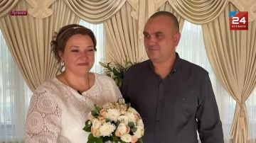 Узы любви и первые в жизни бюллетени: сегодня свой выбор делают самые разные жители региона