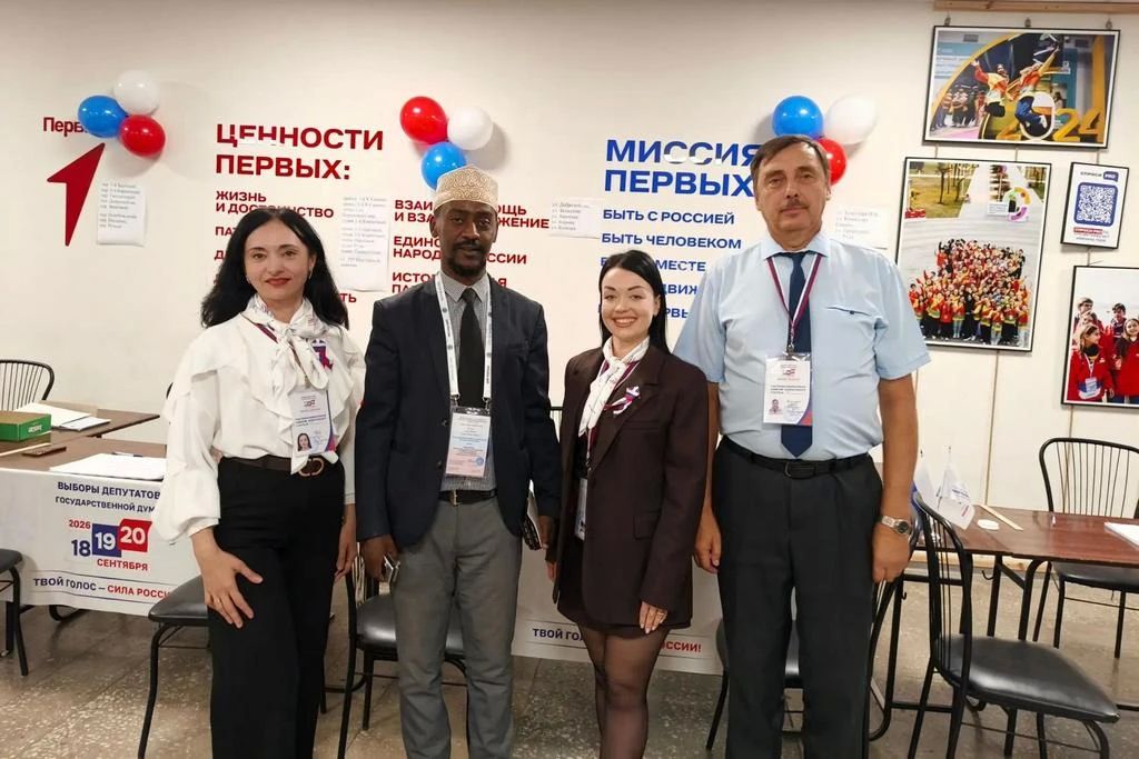 Иностранные наблюдатели посетили избирательные участки в ЛНР Иностранные наблюдатели посетили избирательные участки в ЛНР