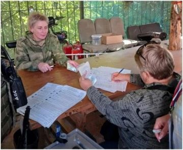 Кременские полицейские обеспечили безопасность граждан во время досрочного голосования