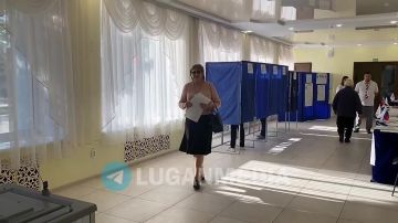 Опытный агроном «Россельхозцентра» ЛНР и постоянный герой наших материалов с советами для аграриев Татьяна Дзюба из Мелового приняла участие в голосовании