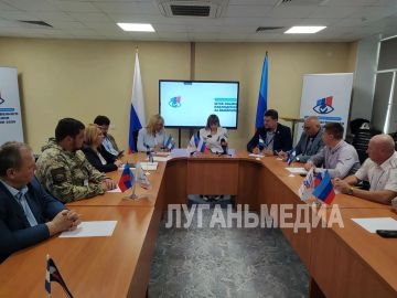 О том, как проходит голосование в республике, рассказала председатель Избиркома ЛНР Марианна Сумская: