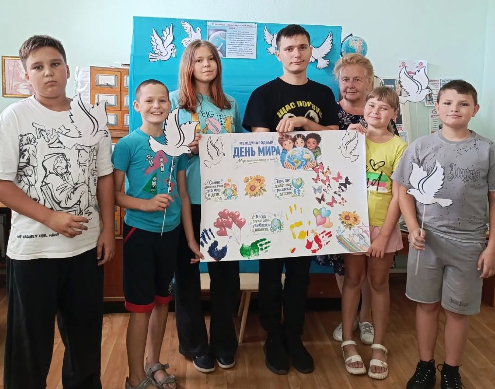 В Перевальской библиотеке № 20 прошло творческое занятие «Мир без насилия» В Перевальской библиотеке № 20 прошло творческое занятие «Мир без насилия»