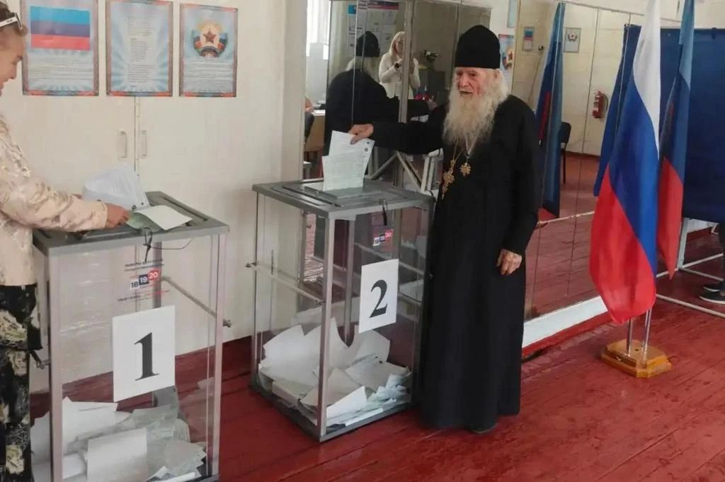 На территории ЛНР активно идёт голосование на избирательных участках На территории ЛНР активно идёт голосование на избирательных участках