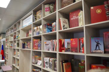 Славяносербская модельная библиотека получила в дар книги об Алтайском крае