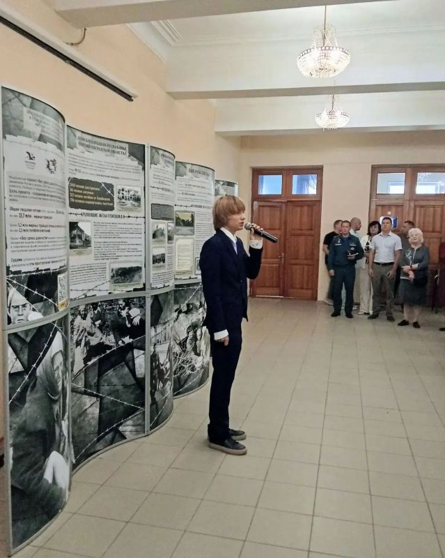 Председатель Совета городского округа город Алчевск Роман Лысенко совместно с депутатами принял участие в торжественном открытии выставки «Без срока давности» Председатель Совета городского округа город Алчевск Роман Лысенко совместно с депутатами принял участие в торжественном открытии выставки «Без срока давности»