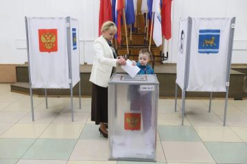 Губернаторы-секретари реготделений Единой России проголосовали на выборах на Дальнем Востоке и в Сибири