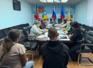 В Администрации Антрацитовского муниципального округа ЛНР состоялось очередное заседание комиссии по делам несовершеннолетних и защите их прав, на котором рассмотрено 22 административных дел, из них: