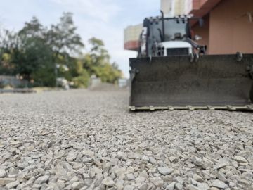 В Краснодонском ЗАГСе благоустраивают входную группу