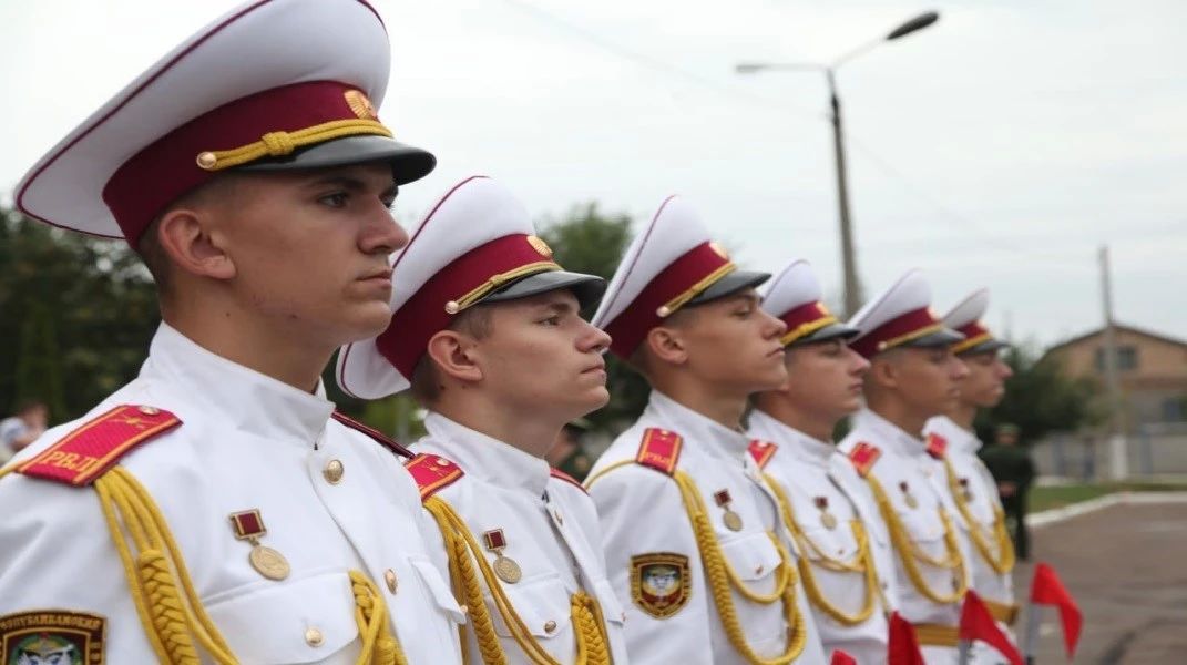 ДОНЕЦКОЕ ВЫСШЕЕ ОБЩЕВОЙСКОВОЕ КОМАНДНОЕ УЧИЛИЩЕ ДОНЕЦКОЕ ВЫСШЕЕ ОБЩЕВОЙСКОВОЕ КОМАНДНОЕ УЧИЛИЩЕ