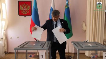 Казачество — за будущее Республики: Андрей Гриценко на избирательном участке