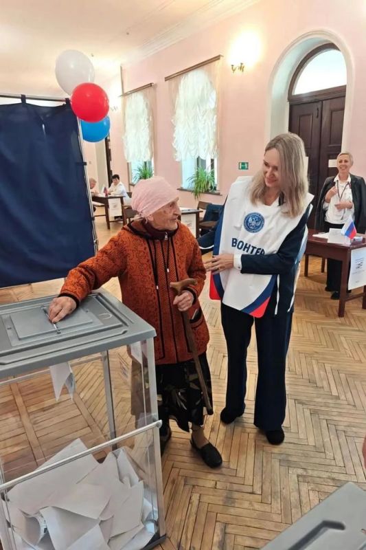 Ветеран труда Екатерина Колесникова проголосовала на выборах в ЛНР