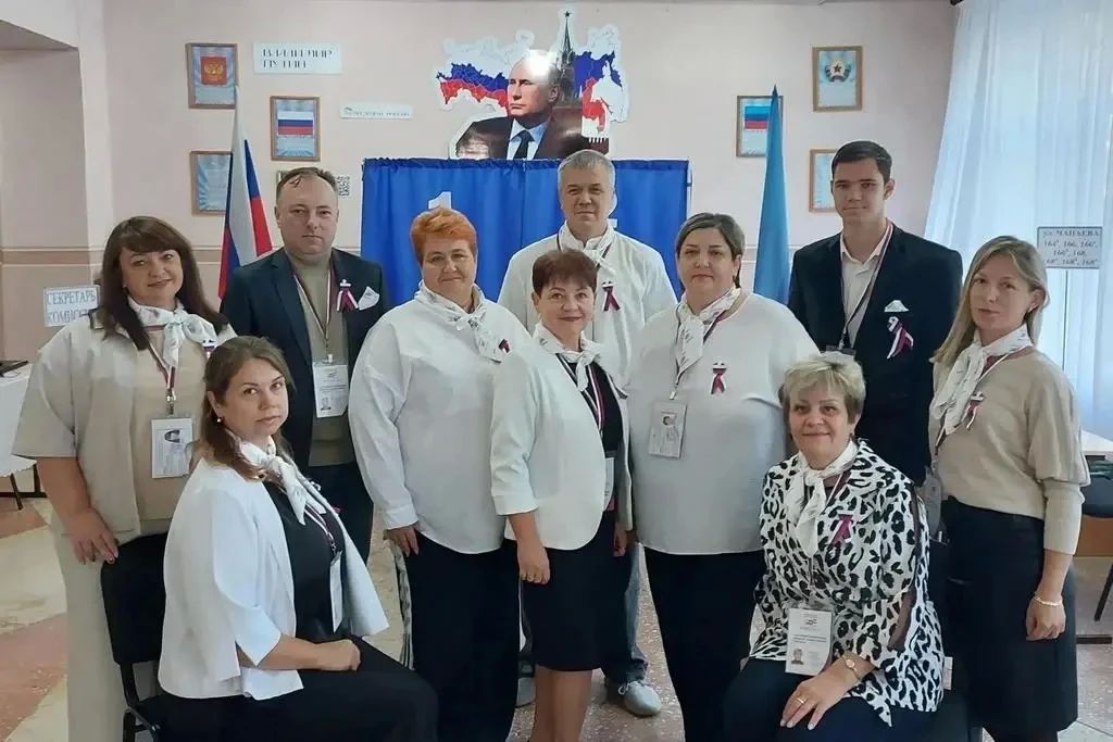 В ЛНР стартовал второй день голосования на выборах депутатов Госдумы В ЛНР стартовал второй день голосования на выборах депутатов Госдумы