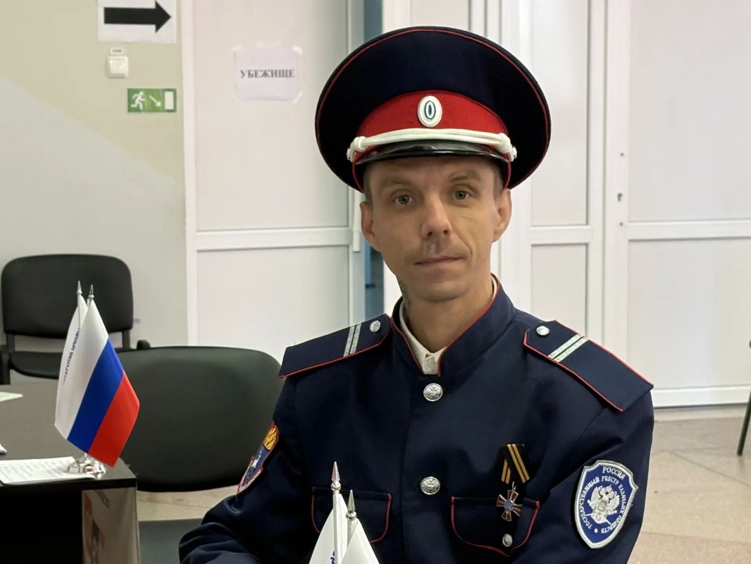 Виктор Водолацкий: Голосуют представители казачества Виктор Водолацкий: Голосуют представители казачества