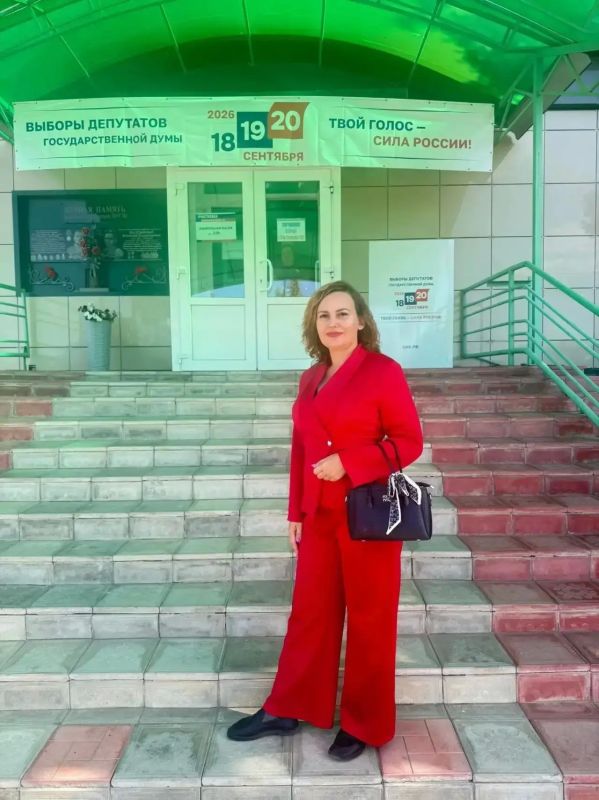 Депутаты Лутугинского округа — на выборах: гражданский долг превыше всего Депутаты Лутугинского округа — на выборах: гражданский долг превыше всего