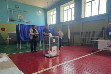 Голосование на выборах депутатов Государственной Думы в ЛНР продолжается