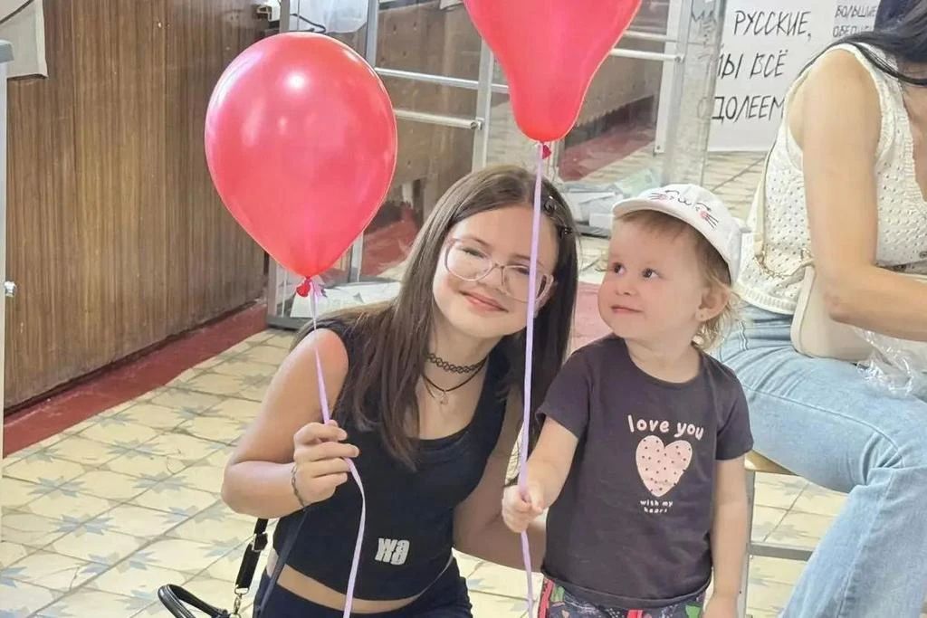 Голосование на выборах продолжается: жители приходят на участки вместе с детьми Голосование на выборах продолжается: жители приходят на участки вместе с детьми
