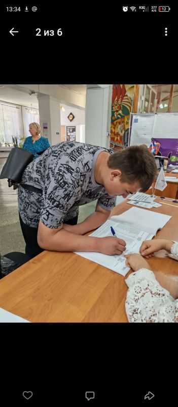 Ровеньковские студенты приняли участие в голосовании Ровеньковские студенты приняли участие в голосовании