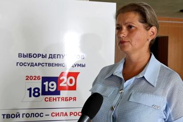 Представители волонтёрского движения Свердловского муниципального округа в течение трёх дней активно голосуют на избирательных участках