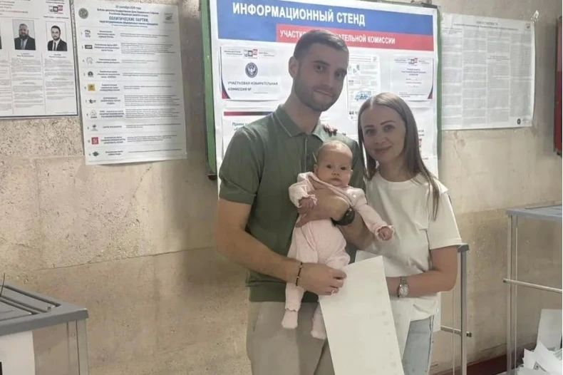 Самые маленькие свердловчане тоже стремятся почувствовать атмосферу выборов депутатов в Госдуму РФ