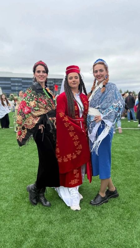 Делегация из республики вернулась с Международного фестиваля молодежи в Екатеринбурге Делегация из республики вернулась с Международного фестиваля молодежи в Екатеринбурге
