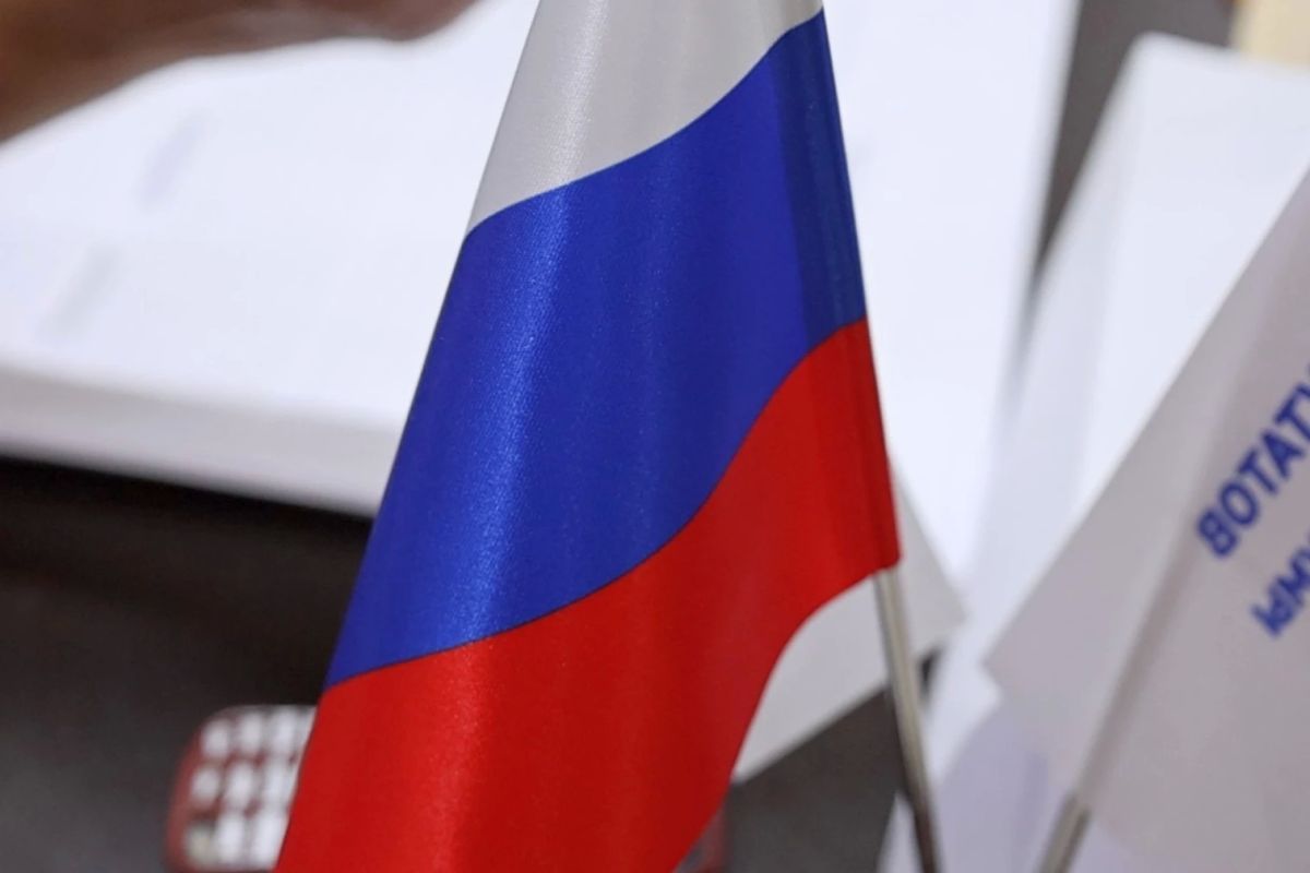 Представители волонтёрского движения Свердловского муниципального округа в течение трёх дней активно голосуют на избирательных участках Представители волонтёрского движения Свердловского муниципального округа в течение трёх дней активно голосуют на избирательных участках