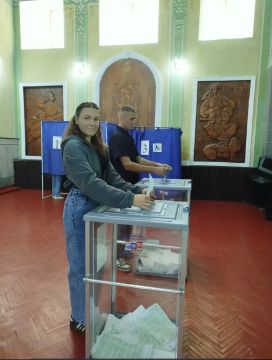 Андрей Рубанцов: Ровеньковские студенты принимают участие в голосовании