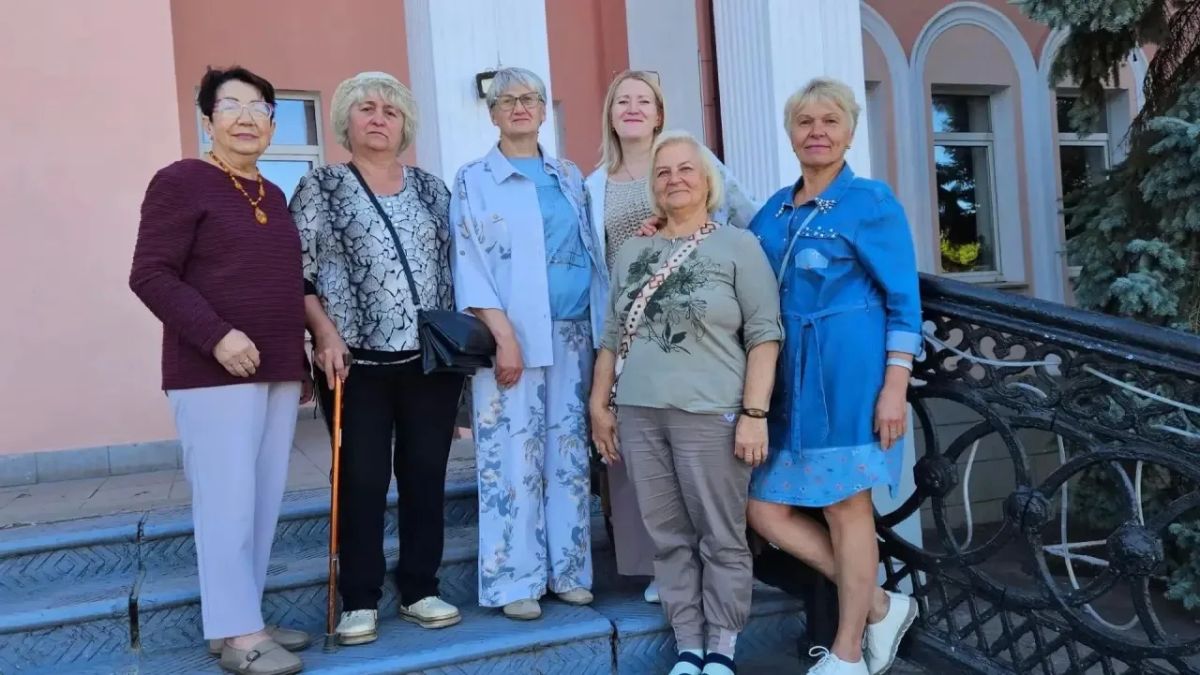 ВОЛОГОДСКИЕ АРТИСТЫ ПОДАРИЛИ ТЁПЛЫЕ ЭМОЦИИ МАМАМ ГЕРОЕВ СВО ВОЛОГОДСКИЕ АРТИСТЫ ПОДАРИЛИ ТЁПЛЫЕ ЭМОЦИИ МАМАМ ГЕРОЕВ СВО