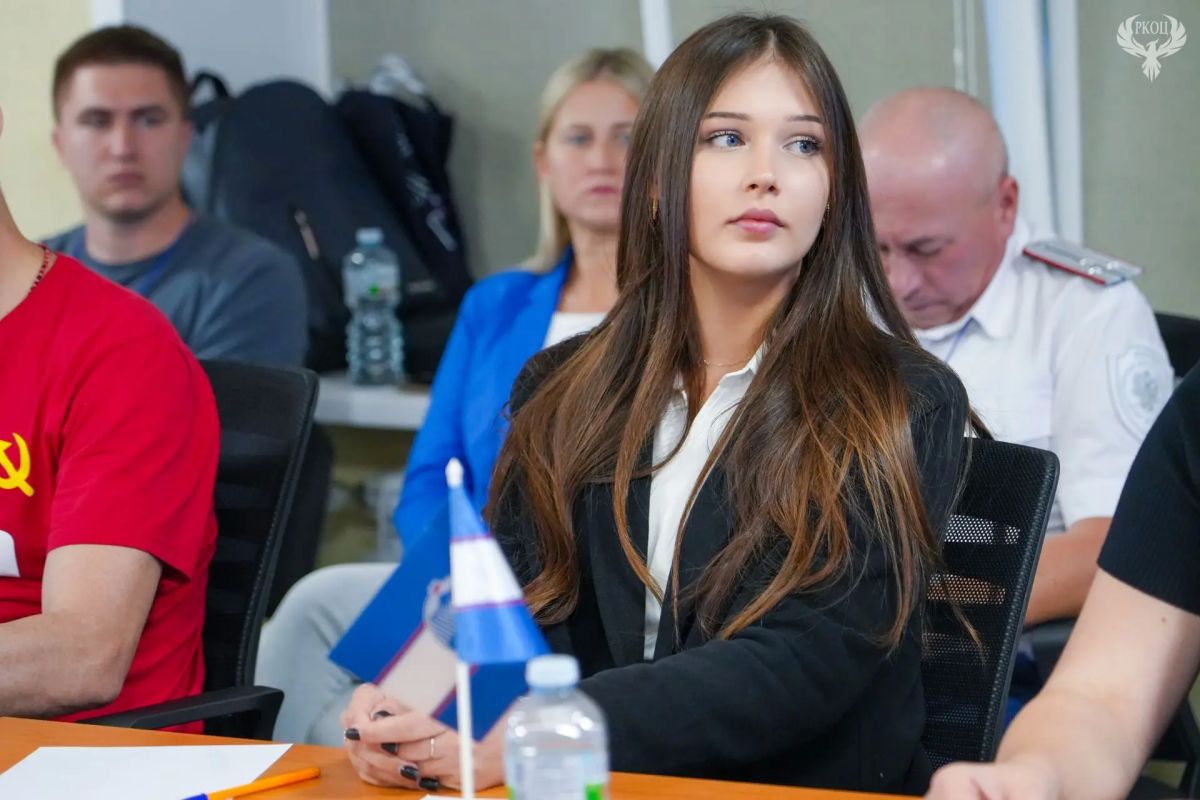 Молодёжный парламент ЛНР - в диалоге с международными наблюдателями Молодёжный парламент ЛНР - в диалоге с международными наблюдателями
