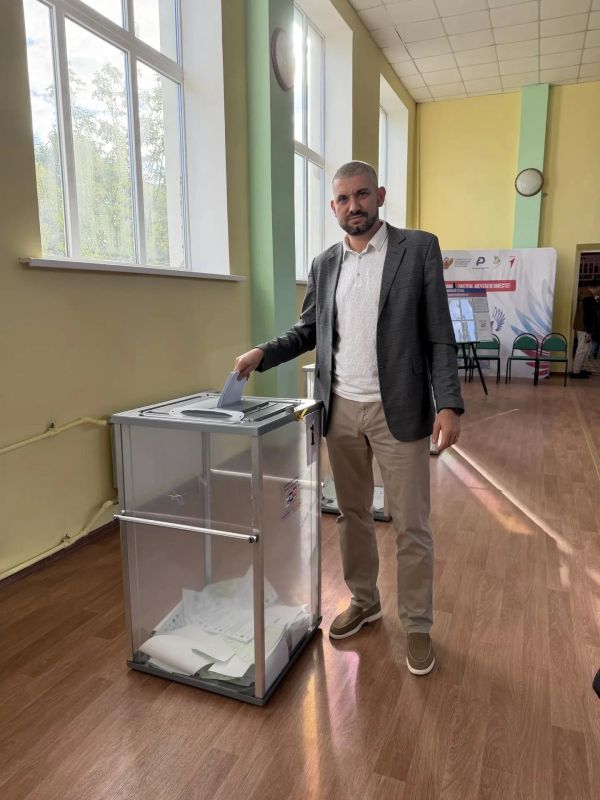 Специалисты отрасли связи ЛНР приняли участие в голосовании Специалисты отрасли связи ЛНР приняли участие в голосовании