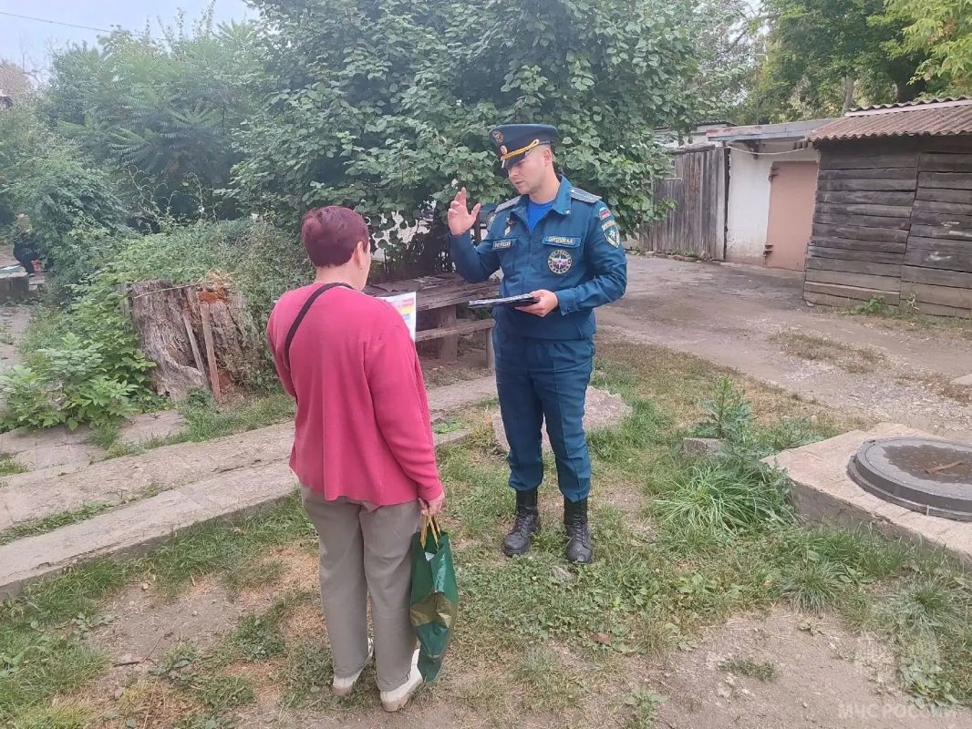 Специалисты МЧС России по г. Алчевск провели рейд по подготовке населения к отопительному сезону Специалисты МЧС России по г. Алчевск провели рейд по подготовке населения к отопительному сезону