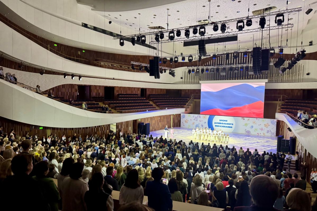 Луганские педагоги отмечены на федеральном уровне Луганские педагоги отмечены на федеральном уровне