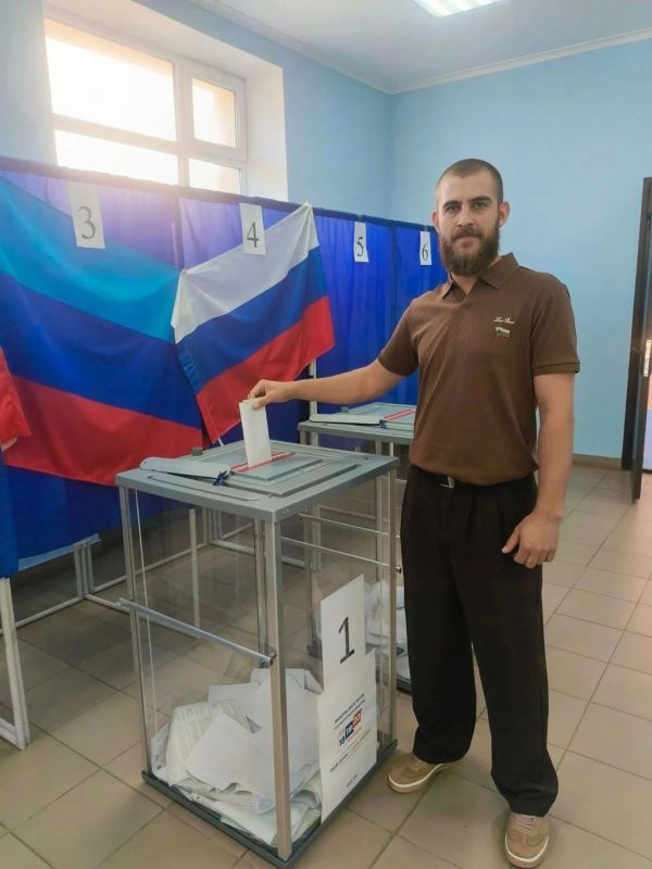 Депутаты Совета Беловодского муниципального округа в первых рядах голосующих выполнили свой гражданский и конституционный долг, показывая пример для всех жителей округа Депутаты Совета Беловодского муниципального округа в первых рядах голосующих выполнили свой гражданский и конституционный долг, показывая пример для всех жителей округа