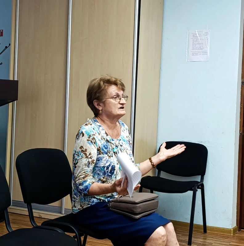 В Антрацитовском муниципальном округе прошёл еженедельный приём граждан В Антрацитовском муниципальном округе прошёл еженедельный приём граждан
