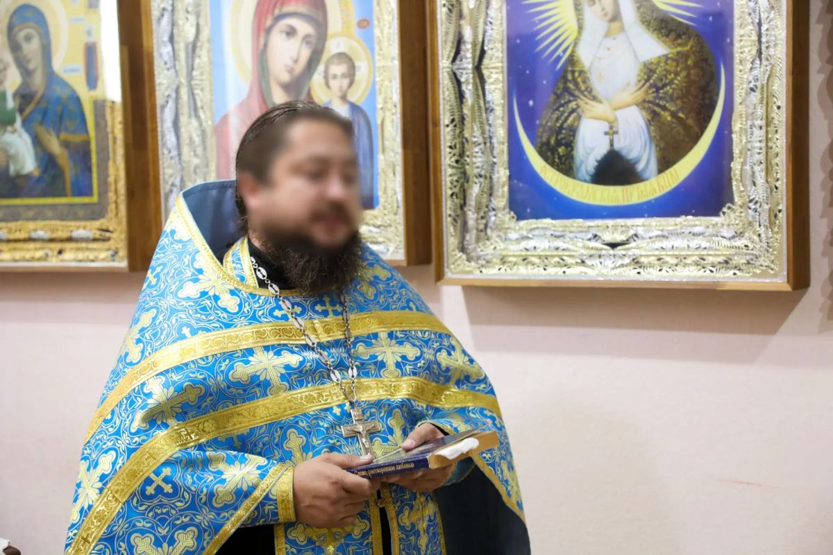 Помощник начальника УФСИН России по ЛНР по организации работы с верующими провёл молебен в честь Рождества Пресвятой Богородицы Помощник начальника УФСИН России по ЛНР по организации работы с верующими провёл молебен в честь Рождества Пресвятой Богородицы