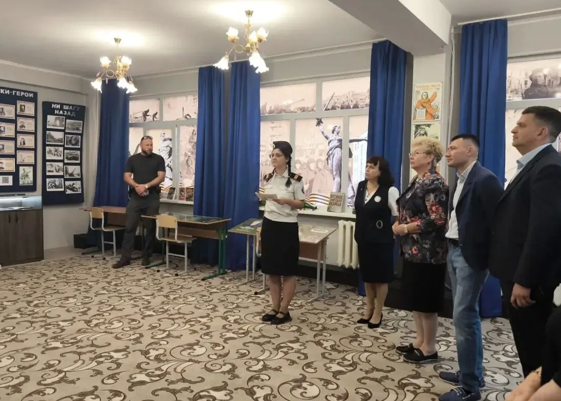 В ЛНР обсудили планы по реализации нацпроектов «Молодежь и дети» и «Семья» В ЛНР обсудили планы по реализации нацпроектов «Молодежь и дети» и «Семья»